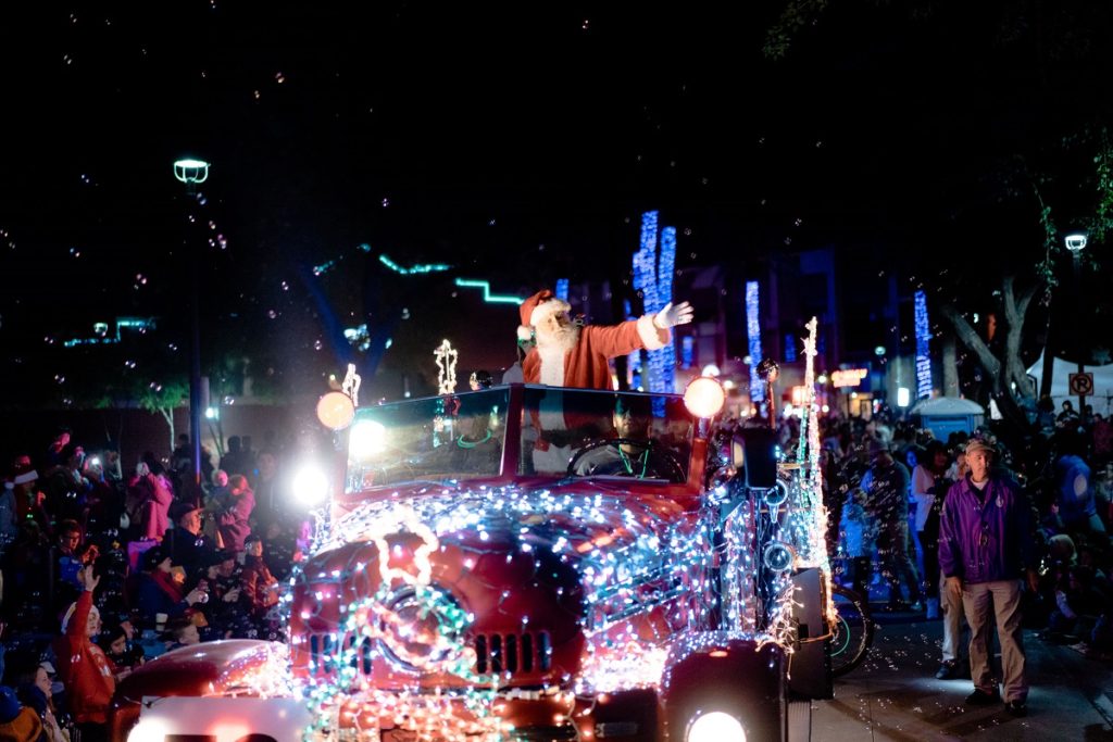 dt_fantasy-lights-parade_11282015-57