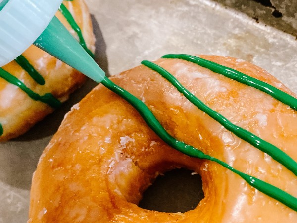 How to ice donuts with colored glazed icing